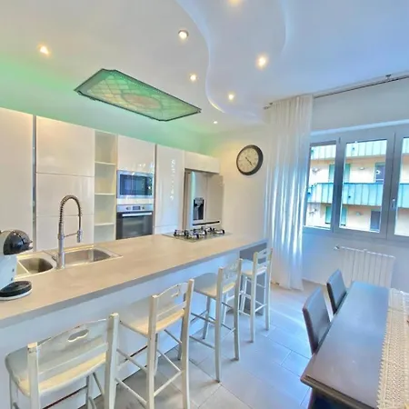 Bocconi Home, Moderno Con 2 Bagni E 2 Da Letto Apartment